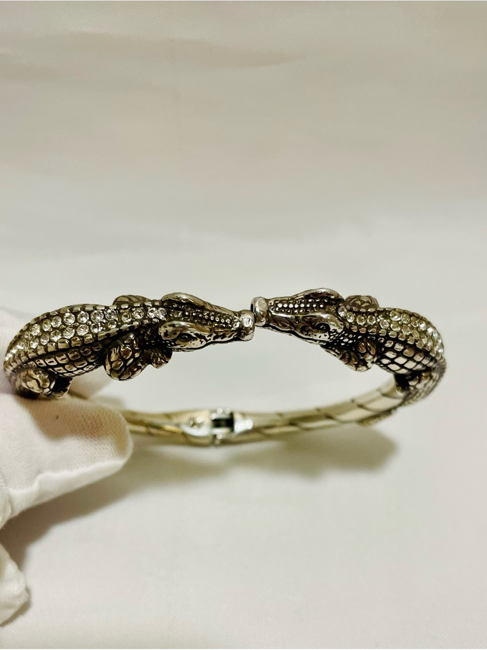 Brighton “Later Gator” Collection - 2 Kissing Gators & Clapper Style Bracelet - Picture 3 of 16